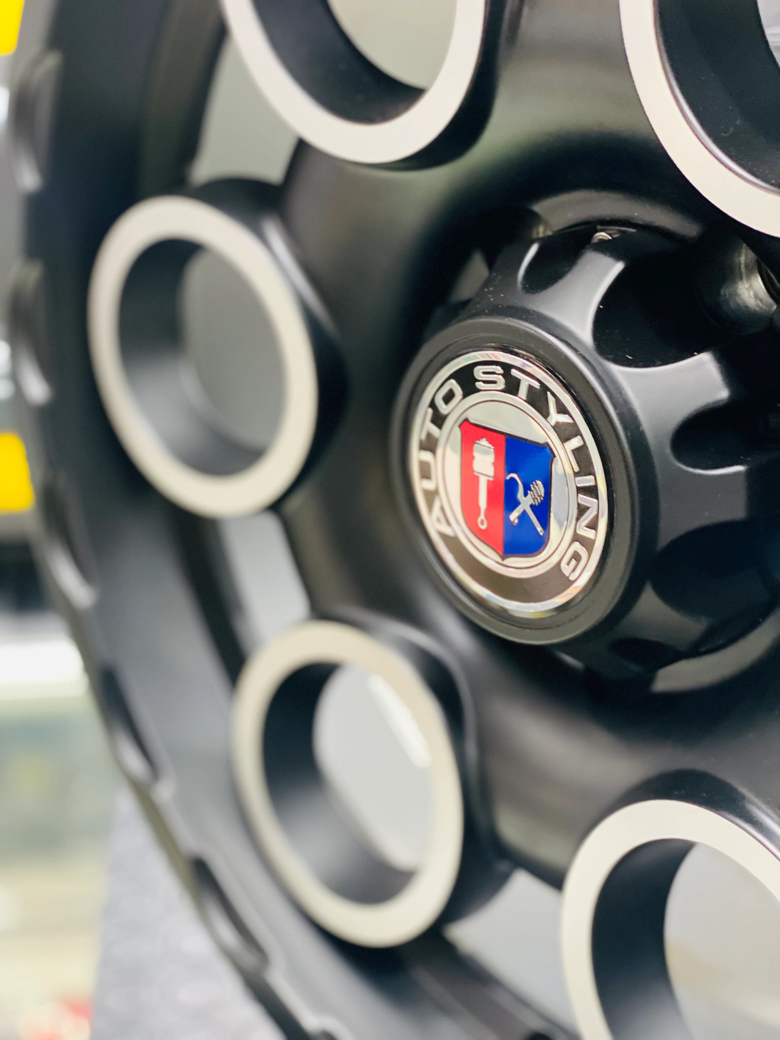 17” F2001 5x127 JEEP RIMS - Image 4