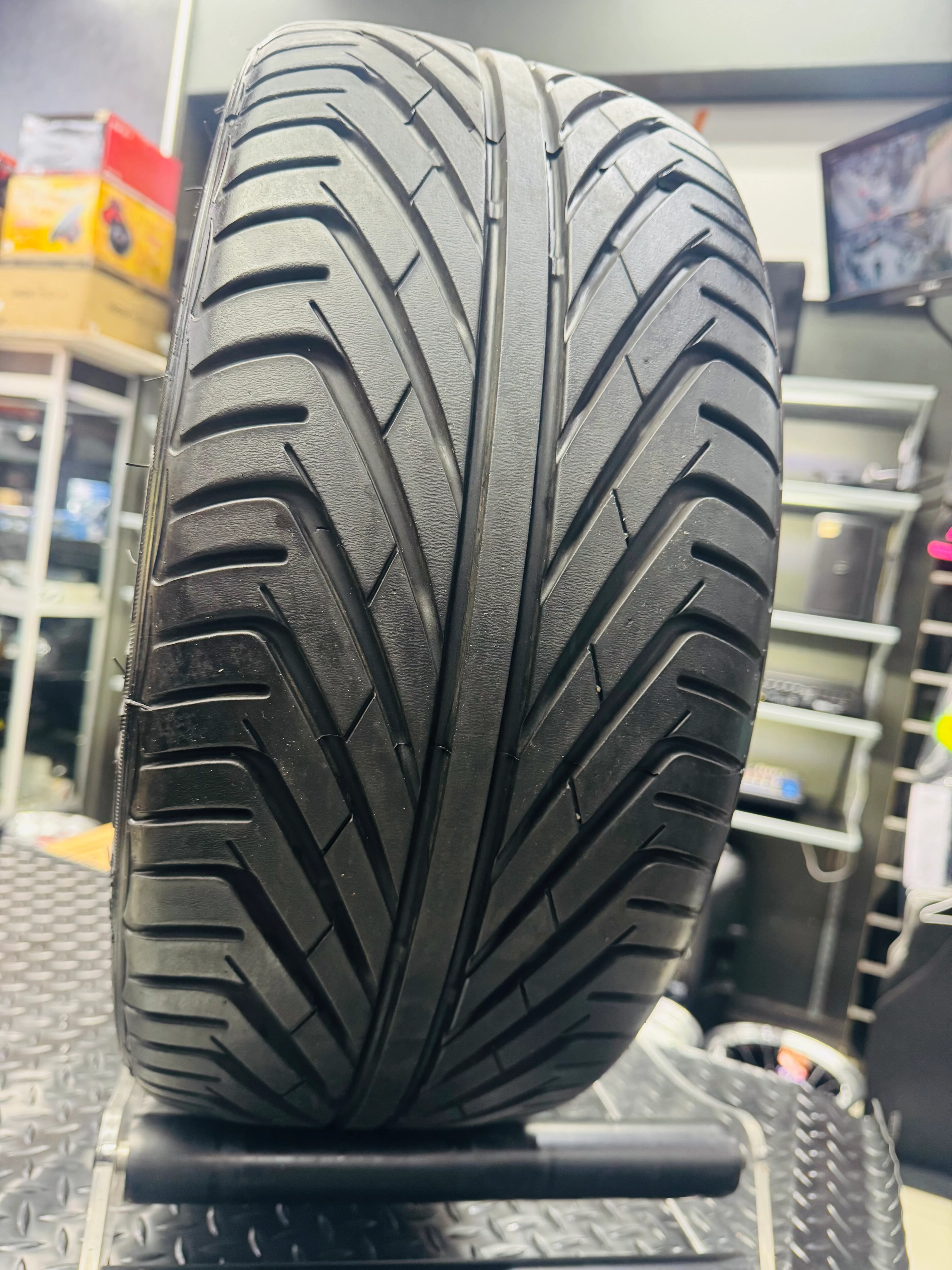 225/35/18 SUNEW TYRE ( used ) 75% life sold in a set of 4 - Image 6