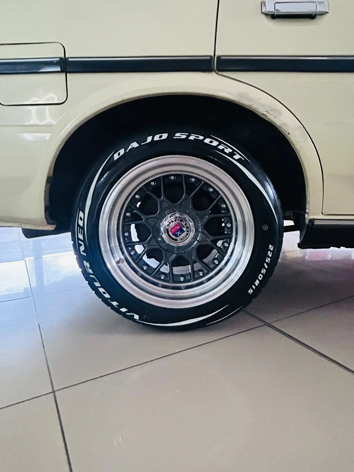 225/50/15 VITOUR NEO DAJO SPORT WHITE LETTERS - Image 5