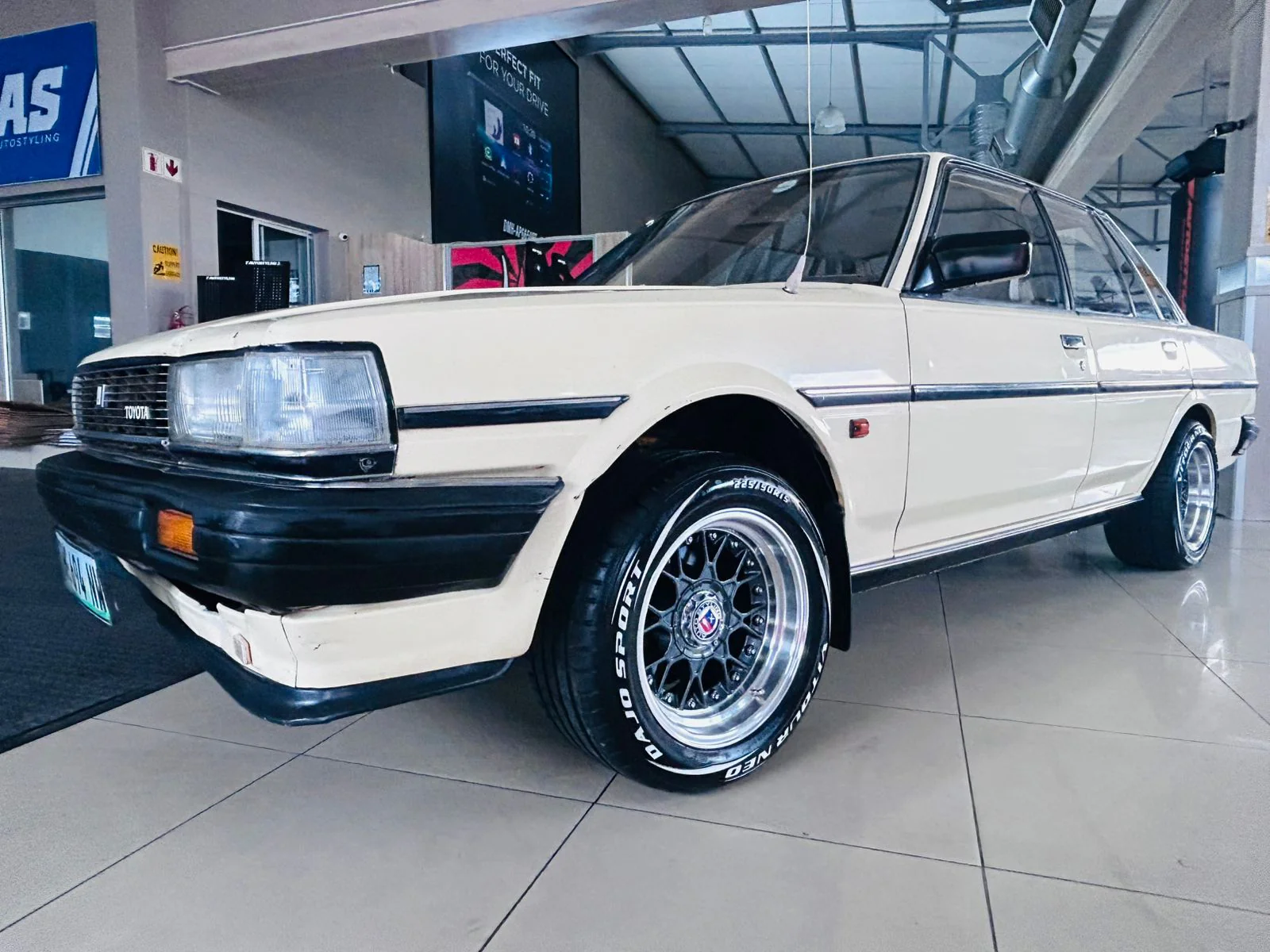 225/50/15 VITOUR NEO DAJO SPORT WHITE LETTERS - Image 6