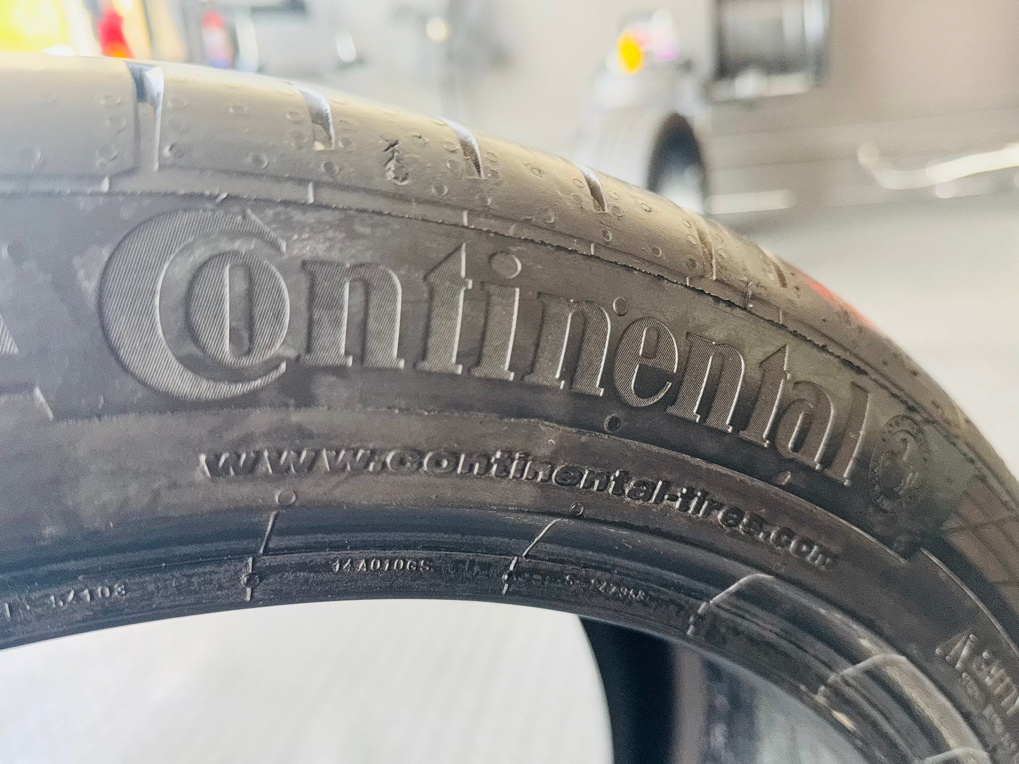 255/40/20 CONTINENTAL  SPORT with CONTI SEAL TECHNOLOGY CONTACT 5 TYRES  (USED) 90% TREAD sold each - Image 3