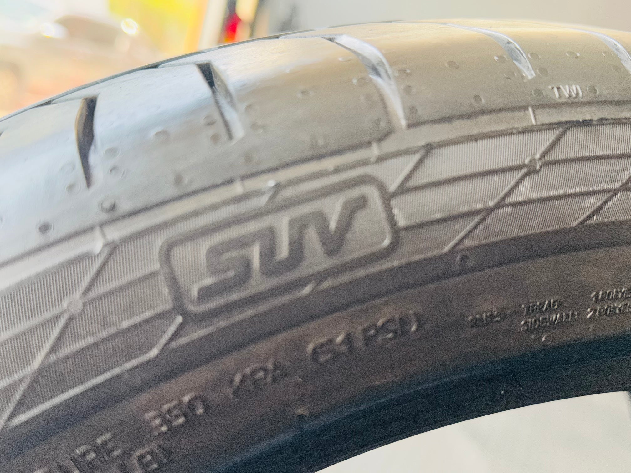 255/40/20 CONTINENTAL  SPORT with CONTI SEAL TECHNOLOGY CONTACT 5 TYRES  (USED) 90% TREAD sold each - Image 4