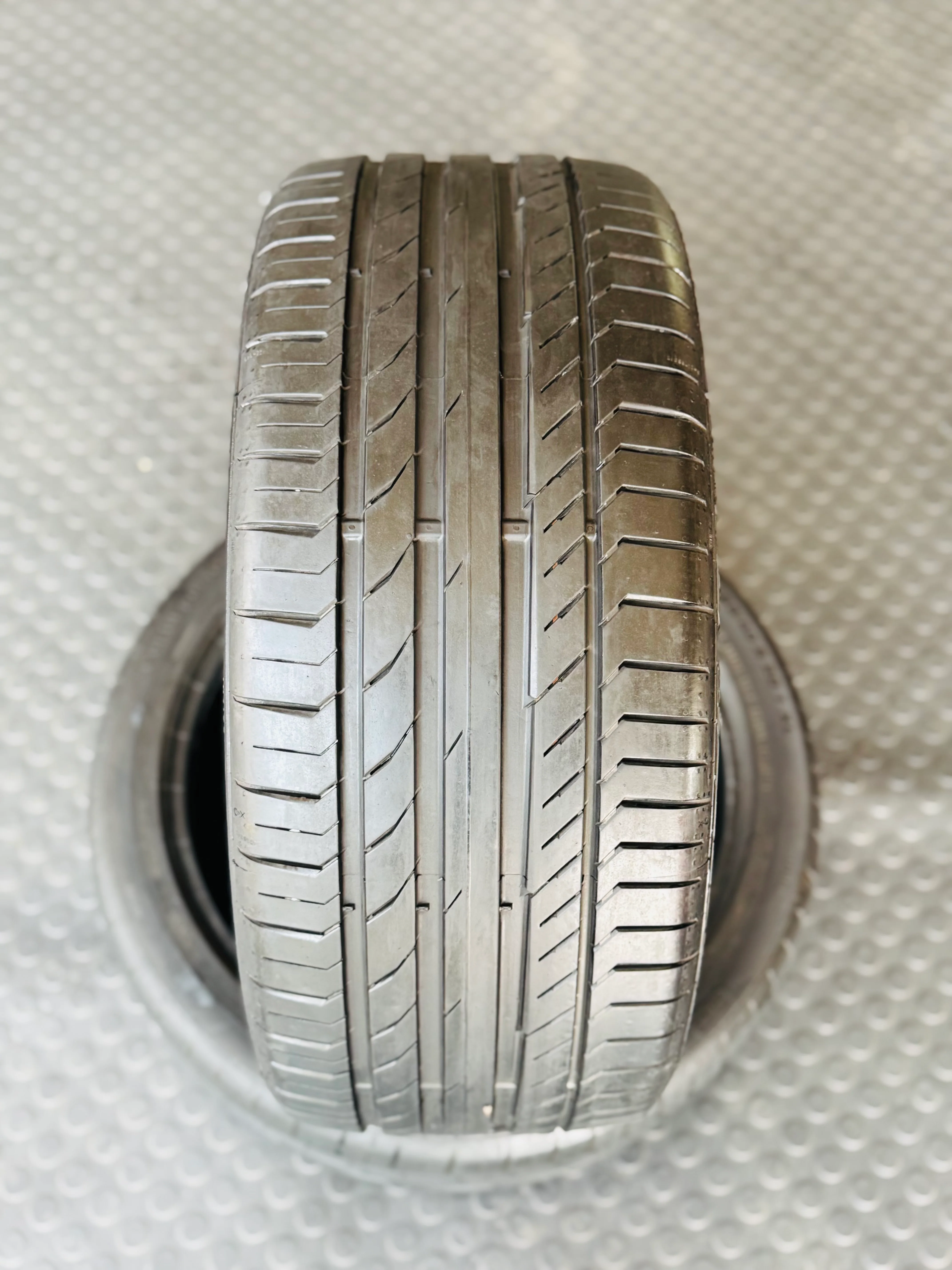 255/40/20 CONTINENTAL  SPORT with CONTI SEAL TECHNOLOGY CONTACT 5 TYRES  (USED) 90% TREAD sold each - Image 6