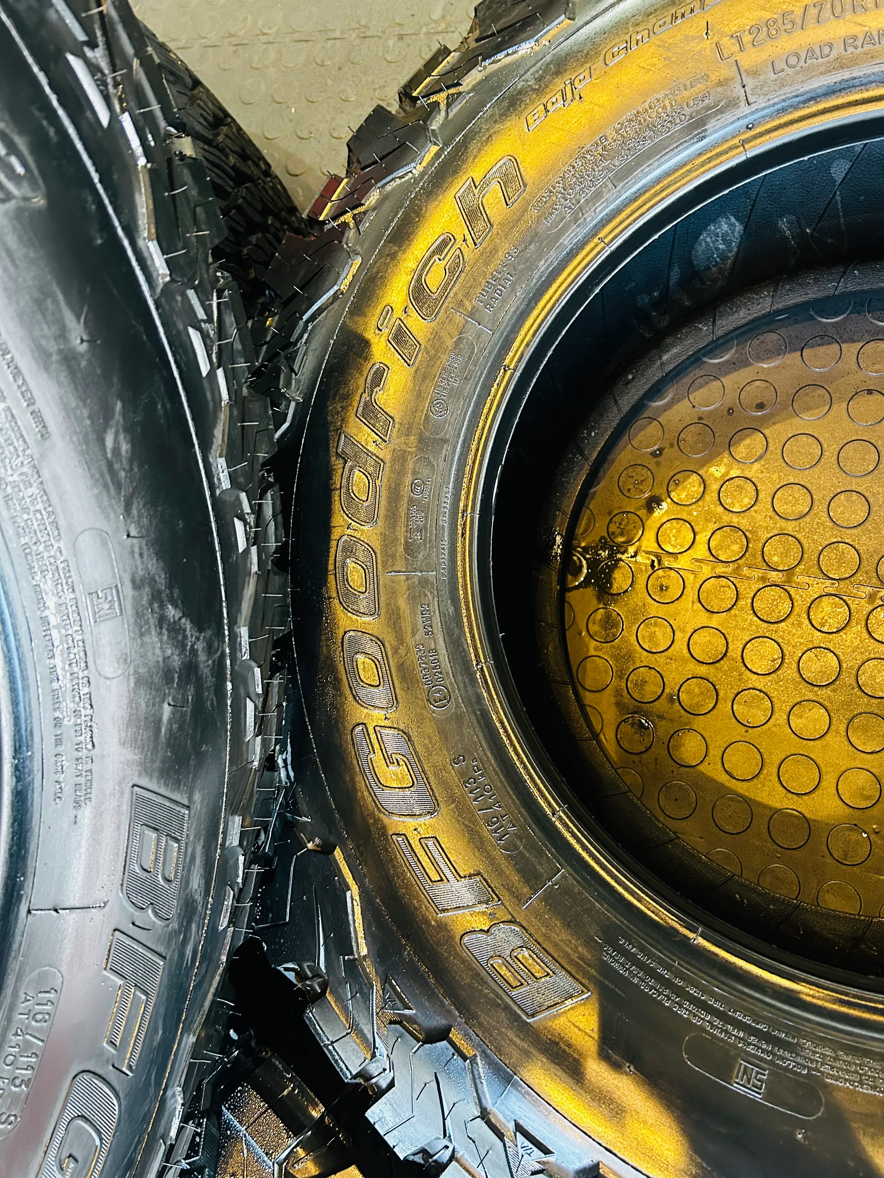 285/70/17 BF GOODRICH KO2 AT TYRES ( RAPTOR OEM TYRE) delivery mileage under 50km SOLD IN A SET OF 4 - Image 7