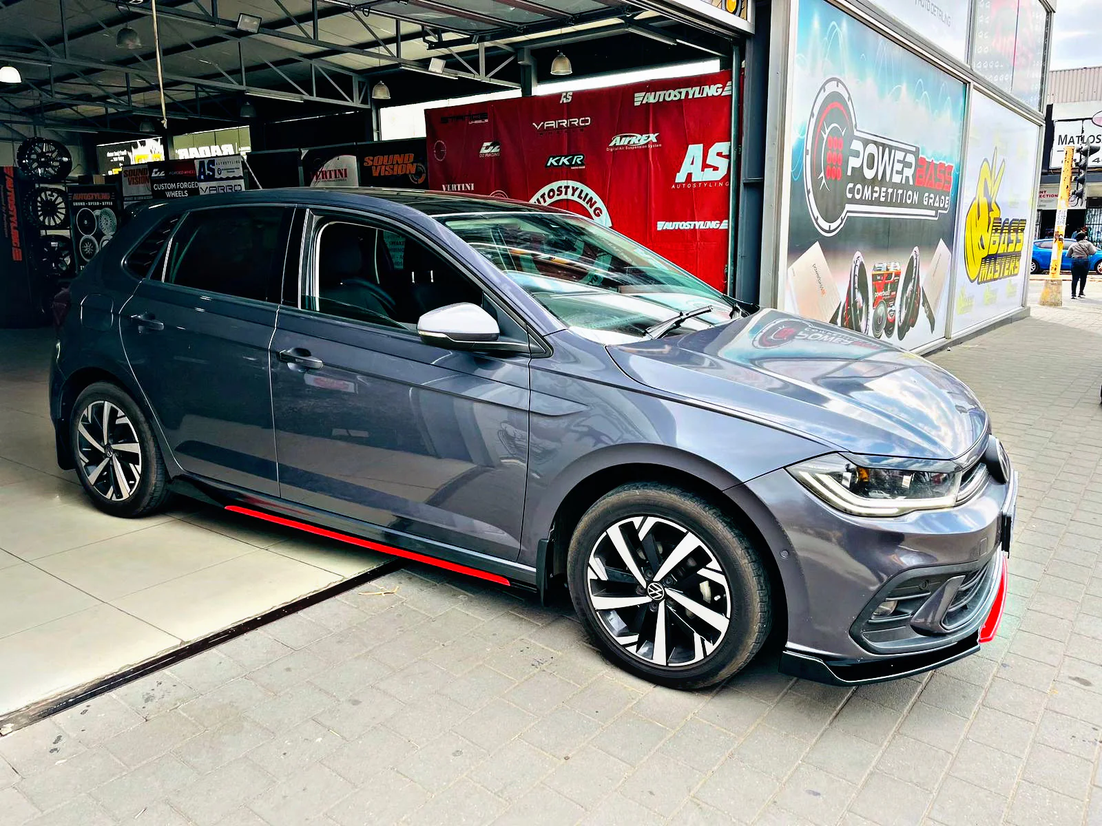 UNIVERSAL GLOSS BLACK/RED SIDE SKIRT EXTENSIONS TYPE B - Image 12